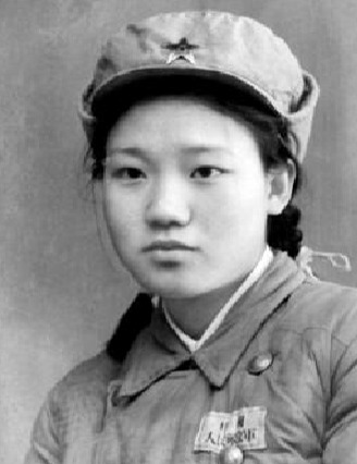 陈香文（中国空降兵第一批女跳伞员）——名人百科
